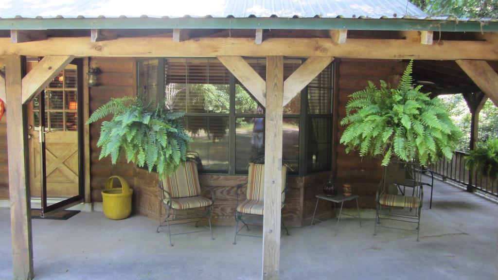 Red Caboose Farm Bed & Breakfast Magnolia Exterior photo